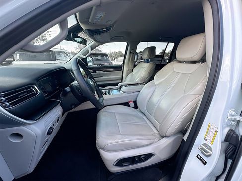 Used 2023 Jeep Wagoneer L 4WD image 23