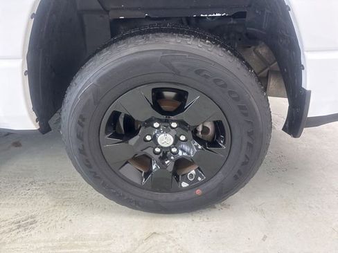 Used 2021 RAM 1500 Big Horn image 7