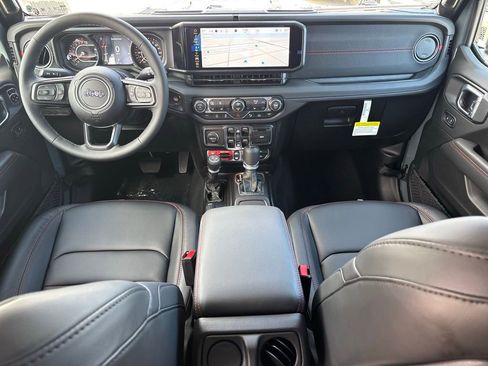 New 2026 Jeep Gladiator Rubicon AWD/4WD image 18