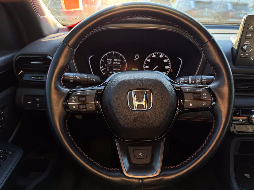 Used 2025 Honda Pilot TrailSport image 14