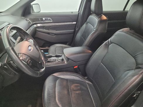 Used 2018 Ford Explorer Sport w/ Equipment Group 401A image 17