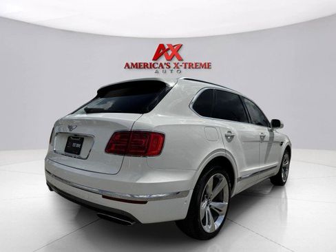 Used 2017 Bentley Bentayga image 4