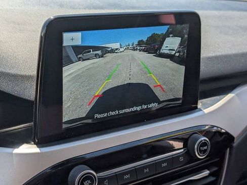 Used 2022 Ford Escape SE w/ SE Sport Appearance Package image 22