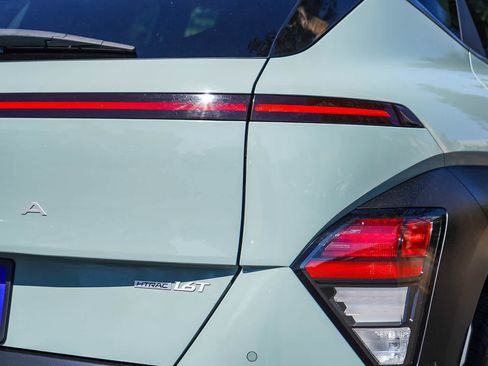Used 2024 Hyundai Kona Limited AWD/4WD image 8
