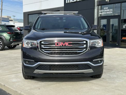 Used 2017 GMC Acadia SLE image 2