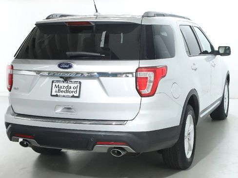 Used 2018 Ford Explorer XLT w/ Equipment Group 202A FWD image 49