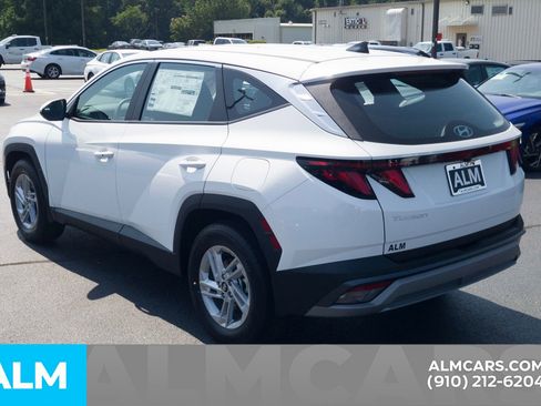 Certified 2025 Hyundai Tucson SE image 10