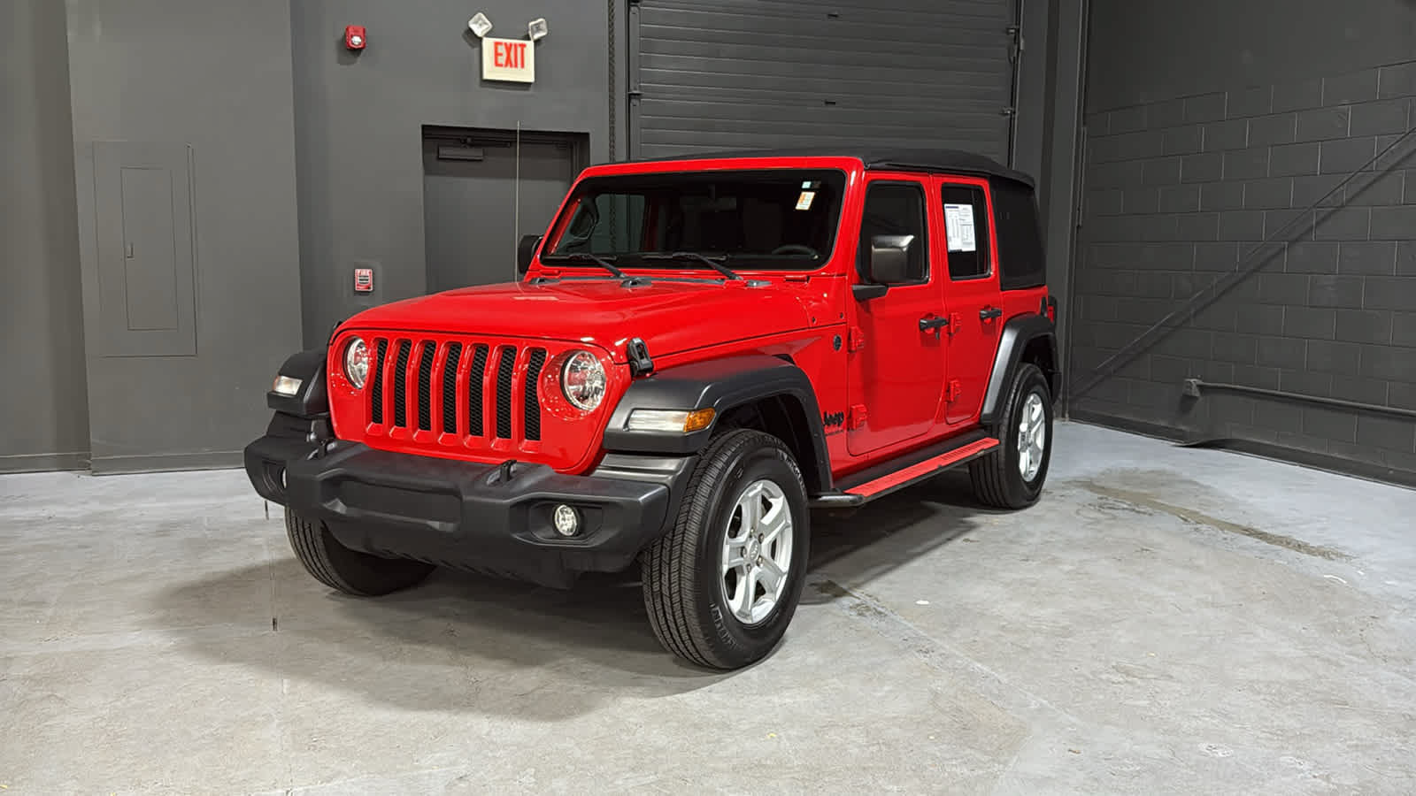 Used 2023 Jeep Wrangler Unlimited Sport AWD/4WD image 3