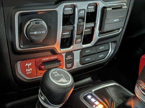 Certified 2025 Jeep Wrangler Unlimited Rubicon AWD/4WD image 21