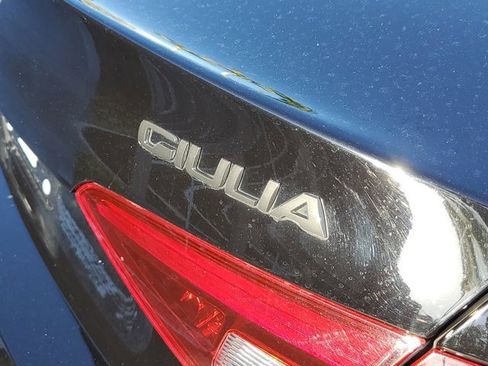 Used 2019 Alfa Romeo Giulia Sport w/ Nero Edizione image 10