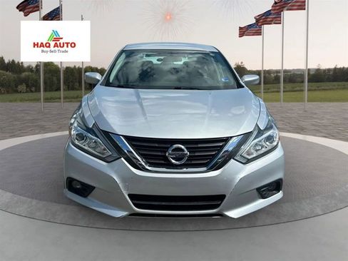 Used 2016 Nissan Altima 2.5 SV image 2