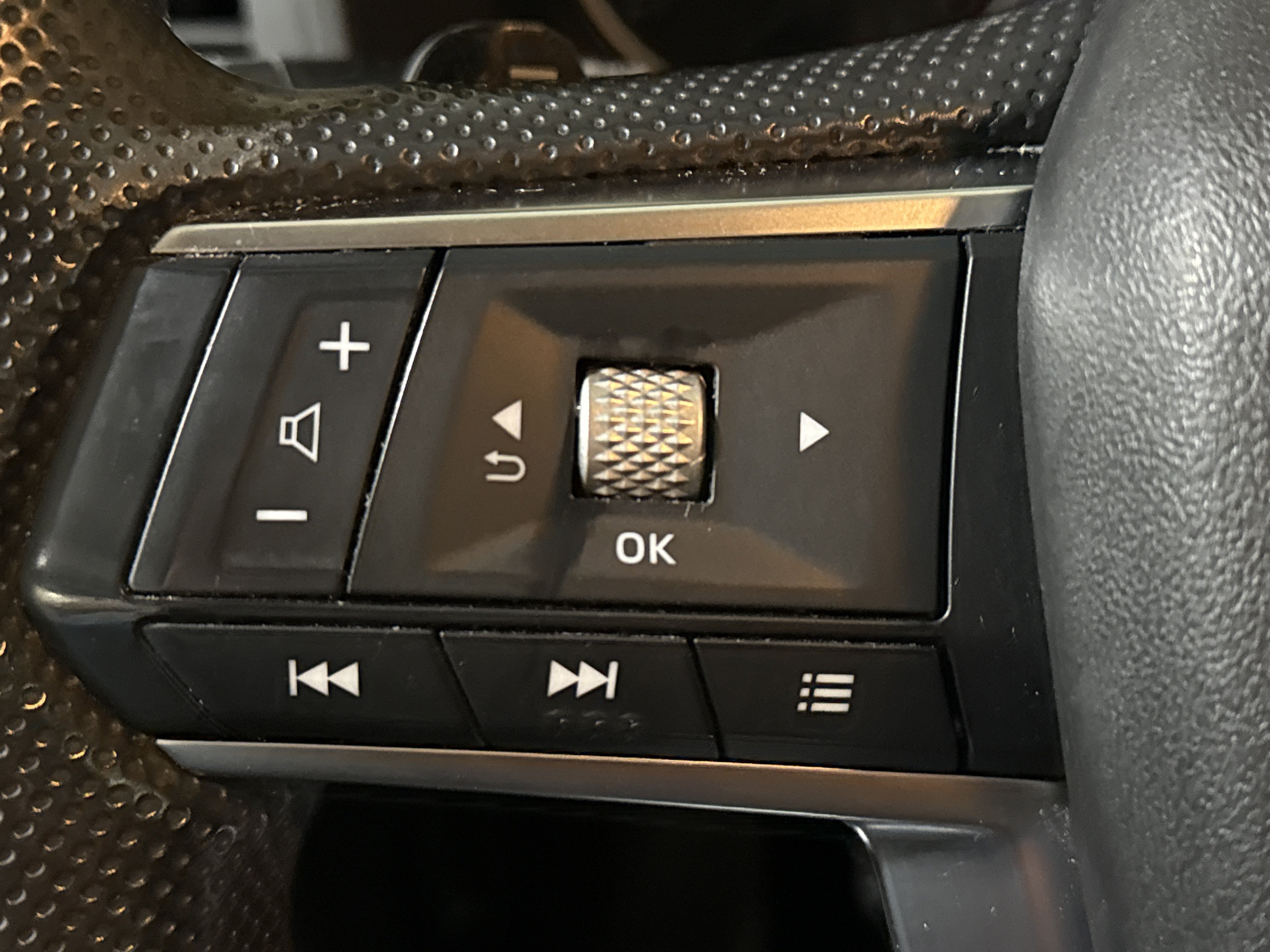 Used 2022 Mitsubishi Outlander ES AWD/4WD image 17