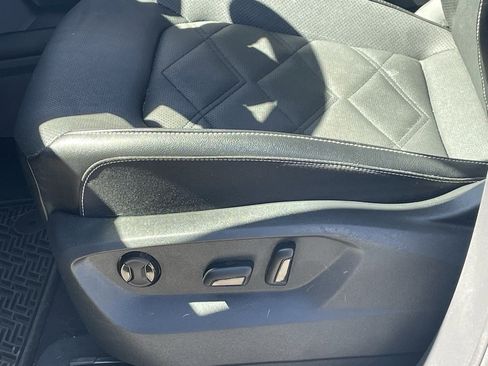 Used 2024 Volkswagen Atlas SE image 5