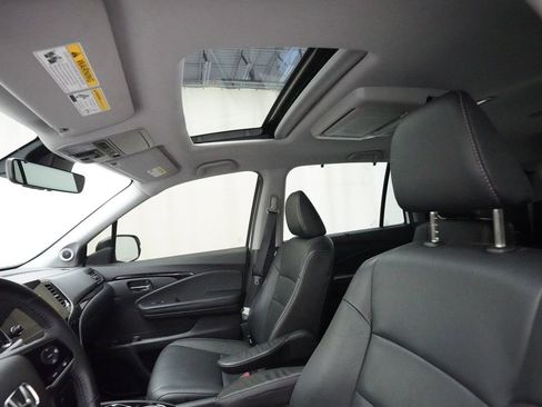 Certified 2021 Honda Pilot Touring image 32