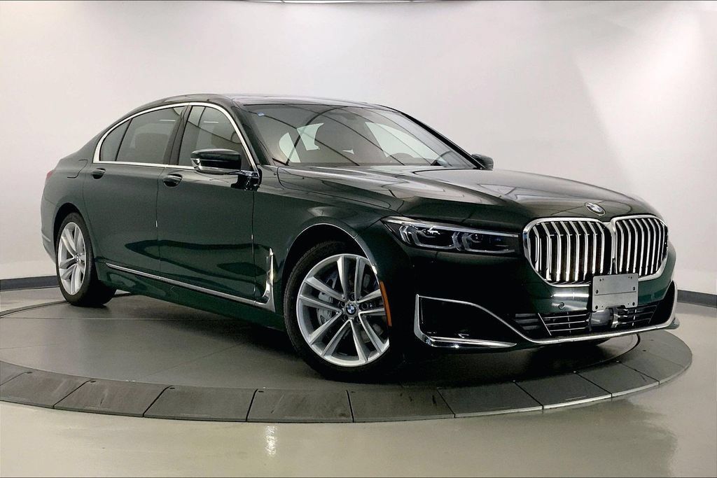 Used 2022 BMW 750i xDrive w/ Luxury Rear Seating Package AWD/4WD image 1