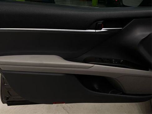 Used 2022 Toyota Camry SE FWD image 23