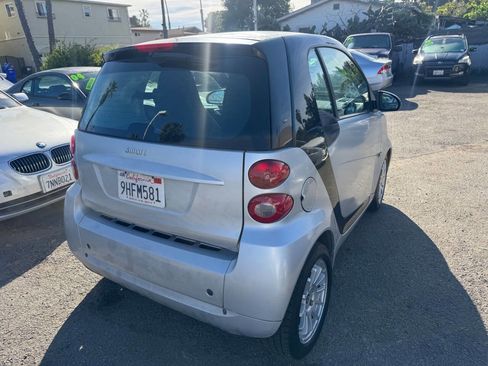 Used 2011 smart fortwo pure RWD image 5
