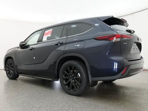 New 2026 Toyota Highlander Limited AWD/4WD image 24
