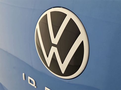 Certified 2025 Volkswagen ID. Buzz 1st Edition image 11