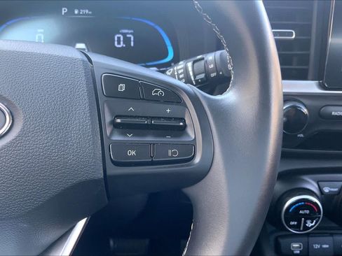 Certified 2025 Hyundai Venue SEL FWD image 24