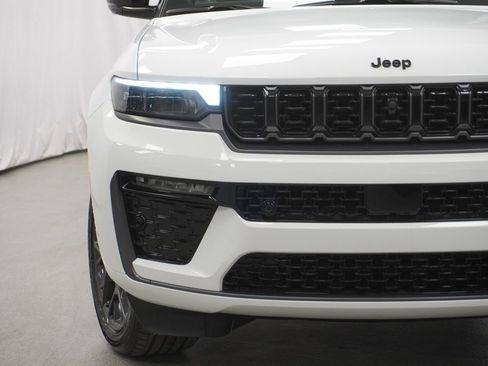 New 2026 Jeep Grand Cherokee Summit w/ Obsidian Package AWD/4WD image 6