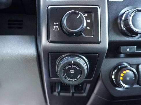 Used 2018 Ford F150 XLT w/ Equipment Group 302A Luxury AWD/4WD image 17