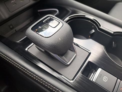 Used 2025 Nissan Rogue Platinum FWD image 18