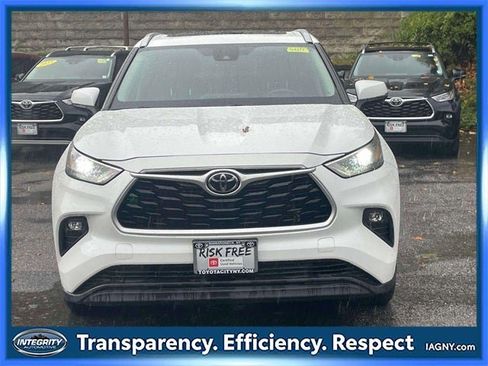 Certified 2022 Toyota Highlander XLE image 37