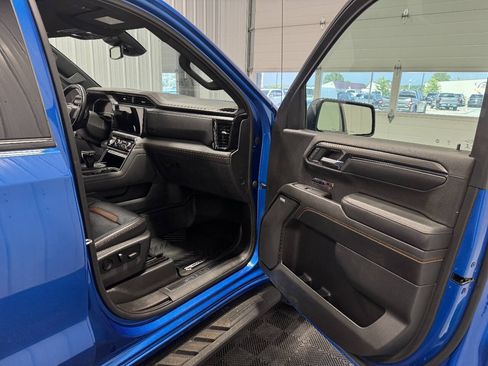 Used 2022 GMC Sierra 1500 AT4 w/ AT4 Preferred Package AWD/4WD image 18
