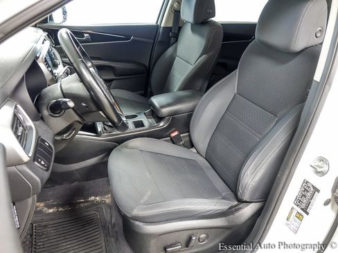 Used 2017 Kia Sorento AWD w/ LX Convenience Package image 9