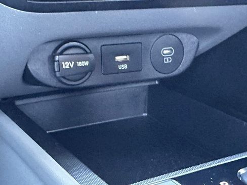 Certified 2024 Hyundai Elantra SE image 34