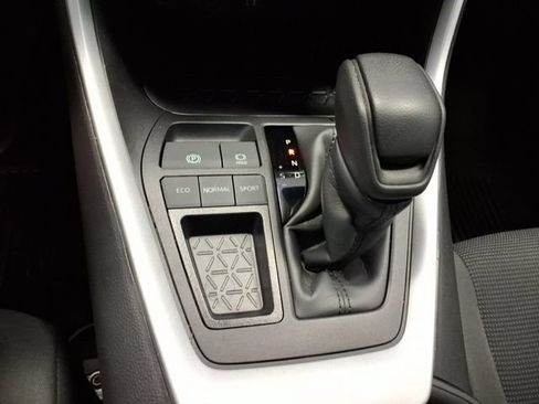 Used 2024 Toyota RAV4 LE FWD image 22