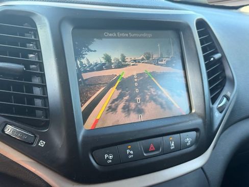 Used 2014 Jeep Cherokee Limited w/ Technology Group AWD/4WD image 28