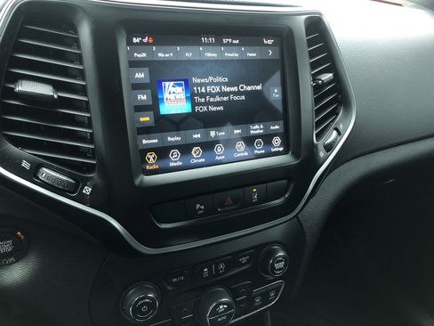 Used 2021 Jeep Cherokee Latitude Lux 80th Anniv w/ Quick Order Package 26U 80TH image 27