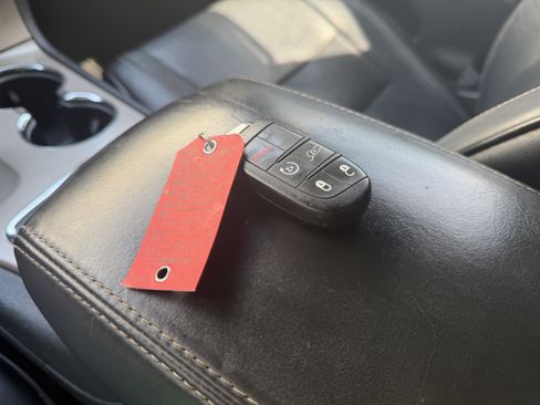 Used 2015 Jeep Grand Cherokee Overland AWD/4WD image 15