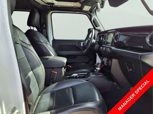 Used 2022 Jeep Wrangler Unlimited Sahara AWD/4WD image 12