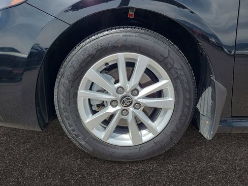 Used 2025 Toyota Camry LE FWD image 14