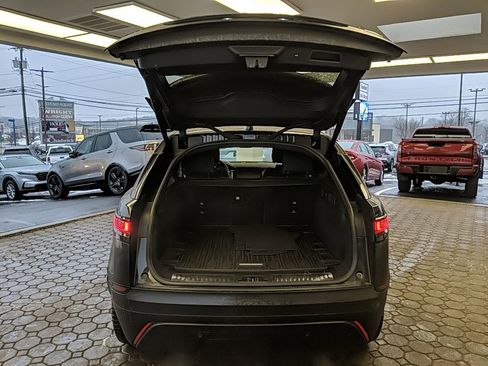 Used 2023 Land Rover Range Rover Velar R-Dynamic S image 7