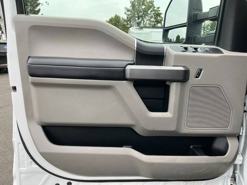 Used 2021 Ford F550 4x4 Crew Cab Super Duty image 9