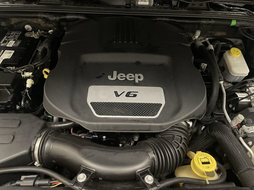 Used 2018 Jeep Wrangler Sport AWD/4WD image 20