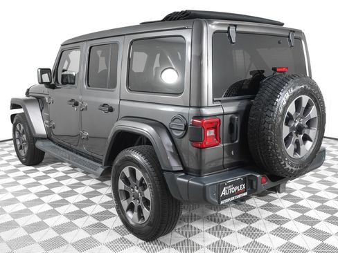 Used 2019 Jeep Wrangler Unlimited Sahara AWD/4WD image 6
