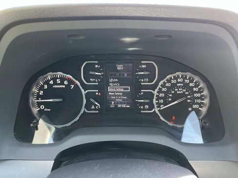 Used 2018 Toyota Tundra SR5 w/ SR5 Upgrade Package image 34