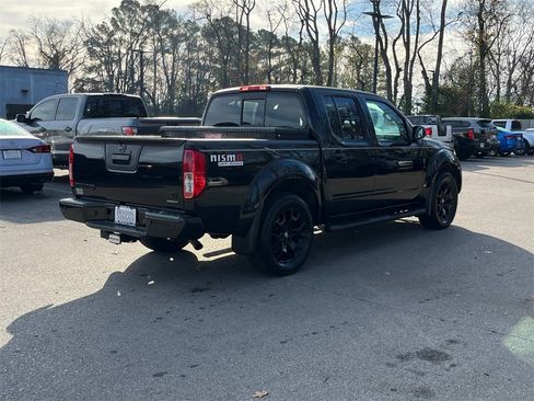 Used 2021 Nissan Frontier SV w/ Midnight Edition Floor Mats image 4