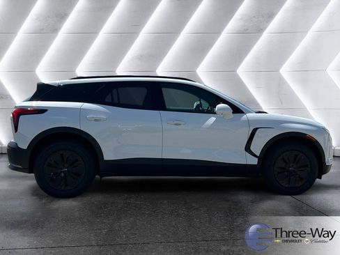 New 2026 Chevrolet Blazer EV LT w/ Midnight/Sport Edition FWD image 6