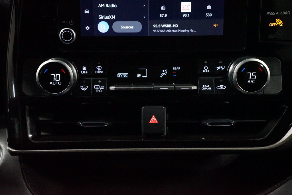 Used 2023 Toyota Highlander L FWD image 20
