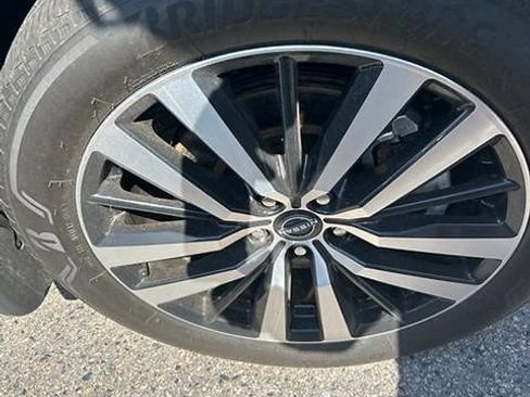 Certified 2025 Nissan Pathfinder Platinum w/ Cargo Package FWD image 2