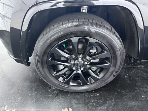 Used 2020 Jeep Grand Cherokee Altitude AWD/4WD image 27