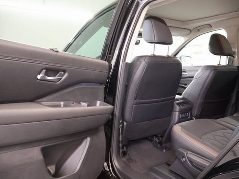 New 2026 Nissan Pathfinder Platinum w/ Cargo Package AWD/4WD image 26