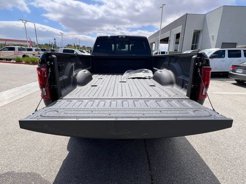 New 2026 RAM 2500 Laramie AWD/4WD image 18