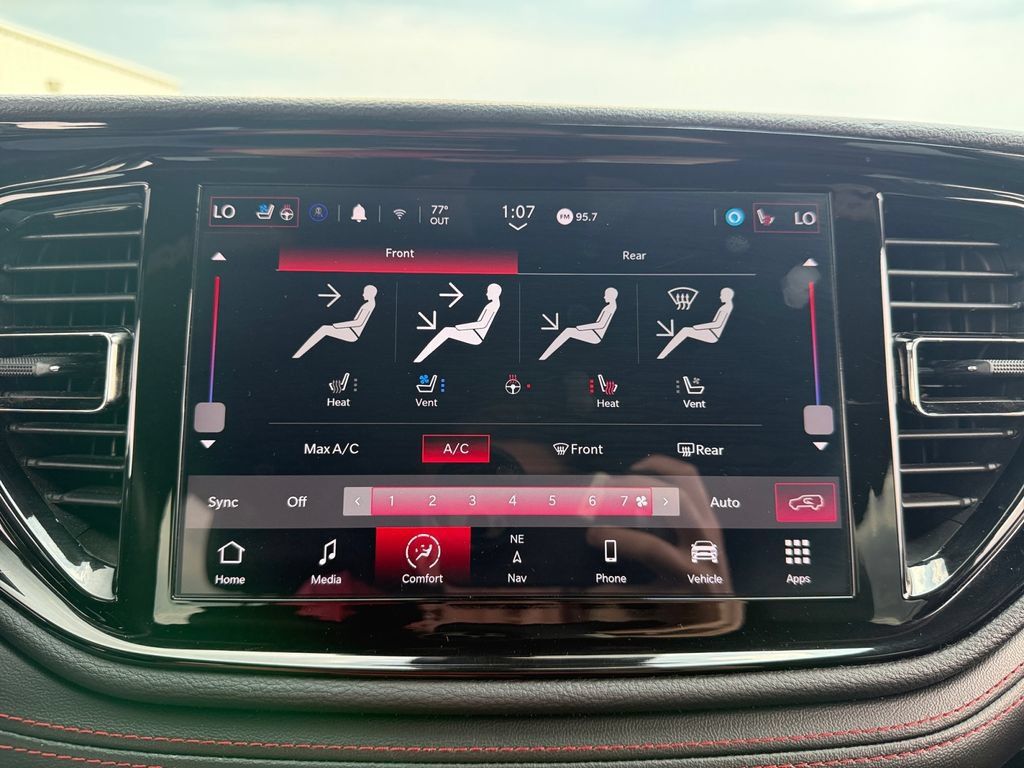 Used 2025 Dodge Durango R/T AWD/4WD image 27